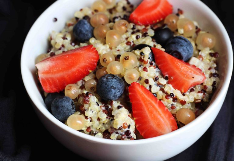 Quinoa & Berries Porridge