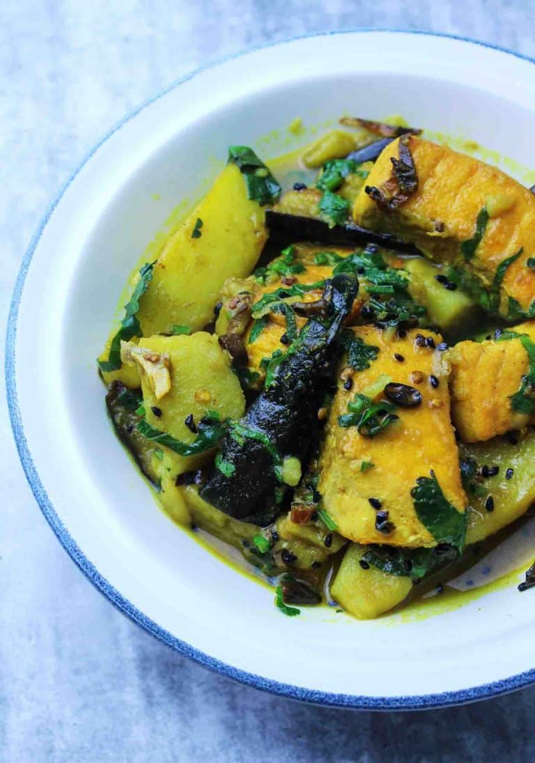 Macher Jhol (Bengali Style Fish Curry)
