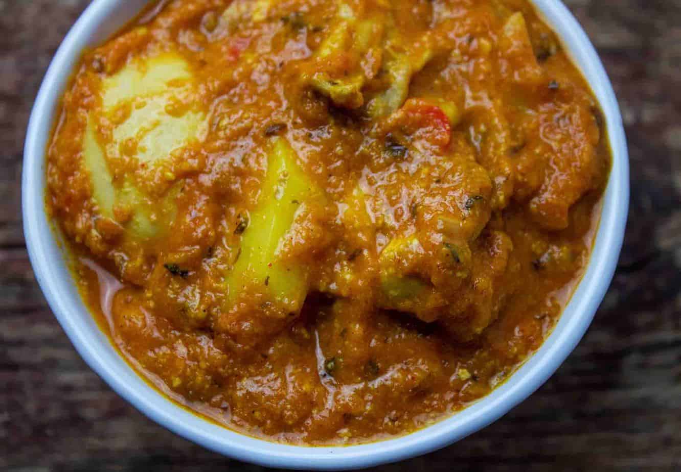 How To Make Chicken Aloo (Chicken & Potato Curry) | Salt and Tamarind